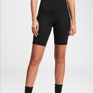 GAP fit high rise bike shorts Size L